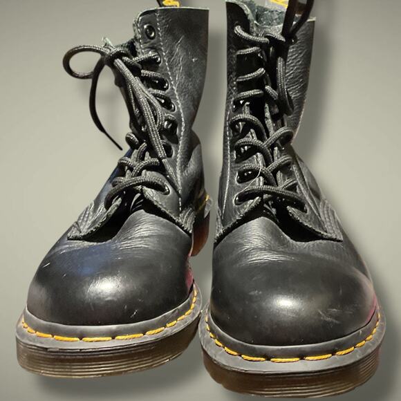 Women’s DR. Martens 1460 Pascal Black Leather Boots Excellent Condition - Picture 8 of 12